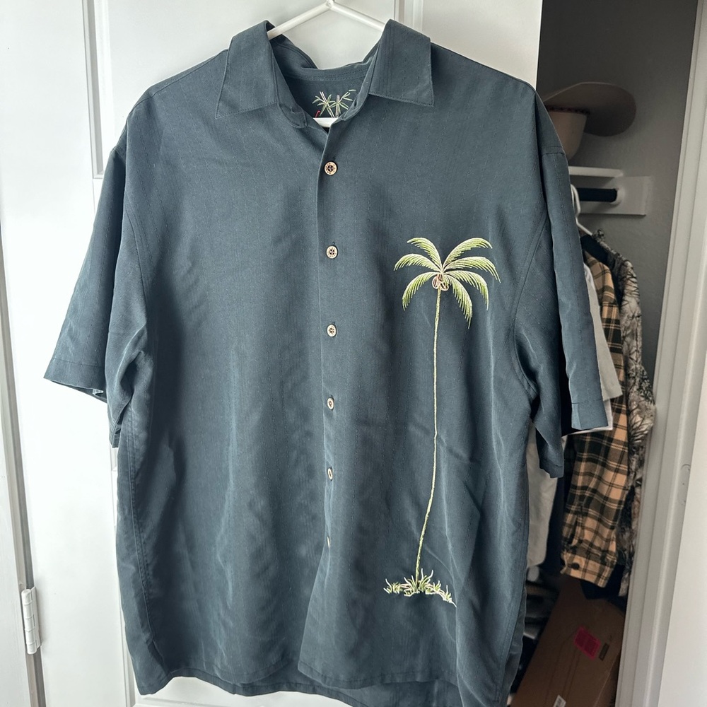 Tommy Bahama (knock off) Linen Palm Tree Embroidered Gray Shirt